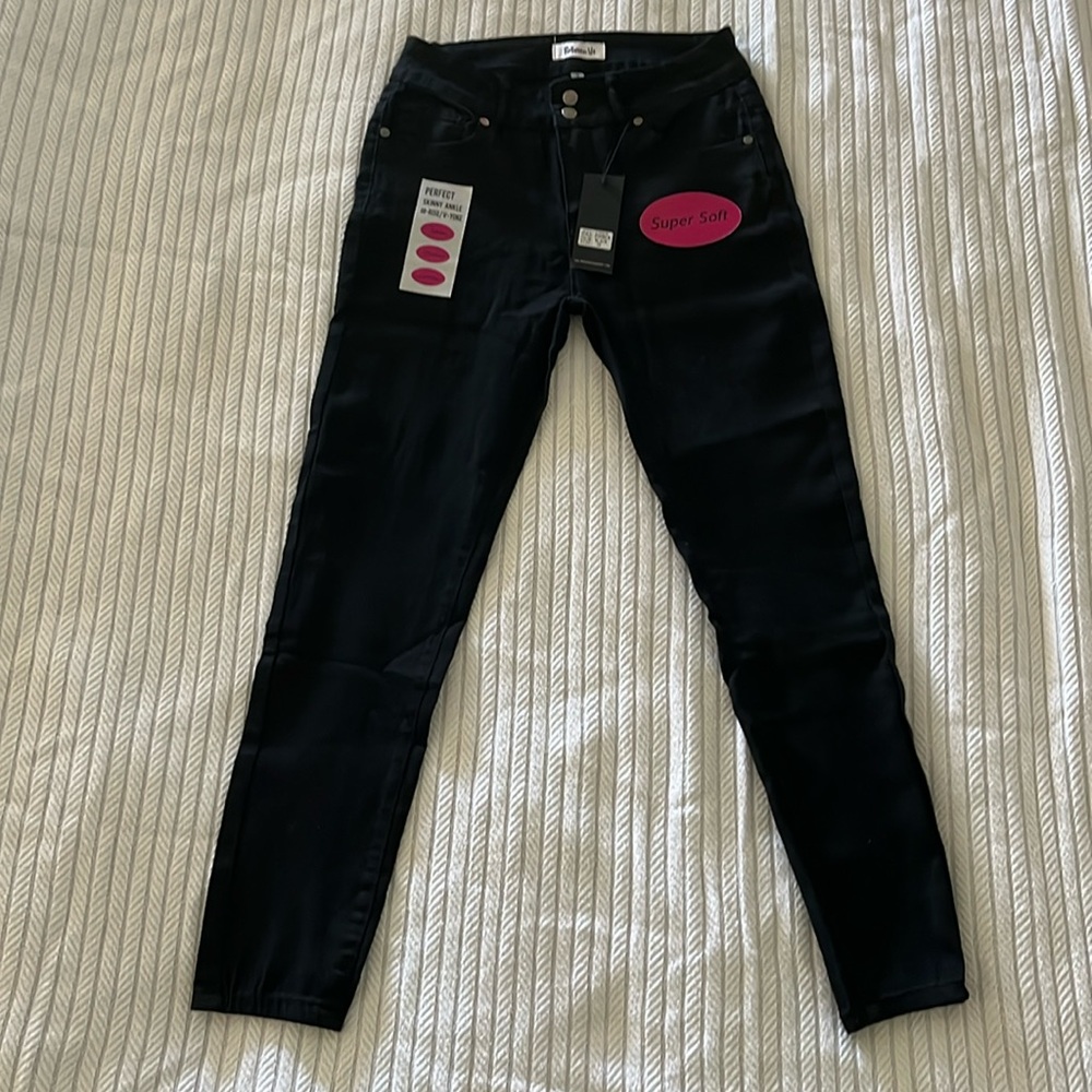 Between Us Jeans, size 9, black.